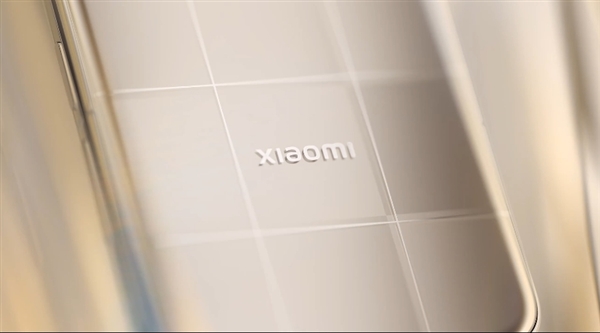 行業(yè)最強(qiáng)小折疊！小米MIX Flip 2外觀首次揭曉