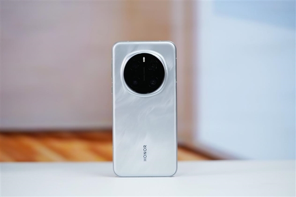 榮耀Magic8系列硬件瘋狂堆料：蘋果、華為都比不過