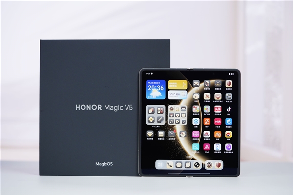 史上最輕薄的大折疊！榮耀Magic V5圖賞