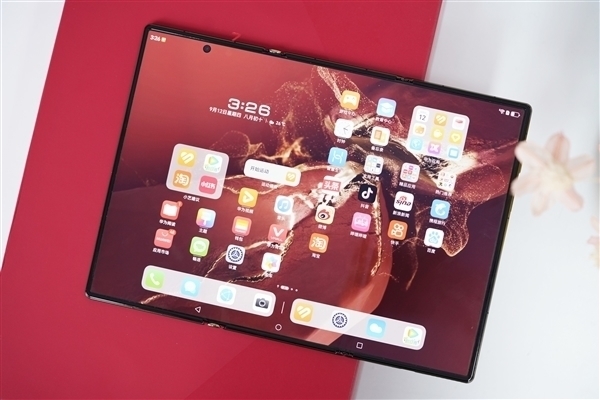 華為新一代三折疊來(lái)了！Mate XT 2入網(wǎng)：支持衛(wèi)星通信