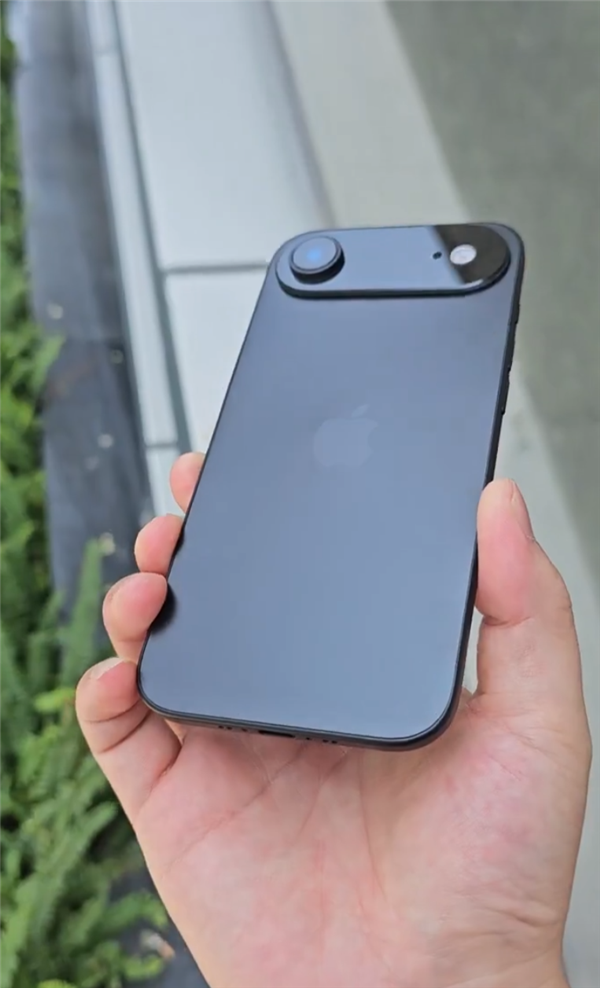 5.5mm史上最薄蘋果手機！iPhone 17 Air最新機模上手