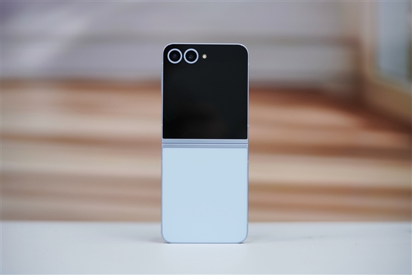 三星親民折疊機(jī)Galaxy Z Flip7 FE首曝：售價(jià)或跌破萬元大關(guān)